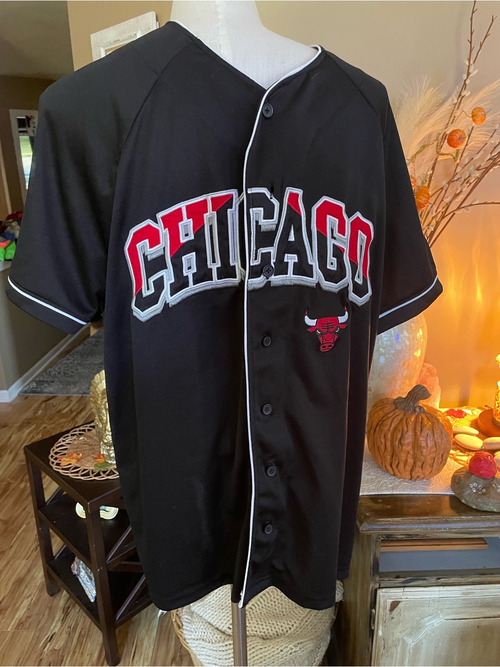 NBA Chicago bulls Black Button-Up Jersey with Red & White Accents Men’s Large
